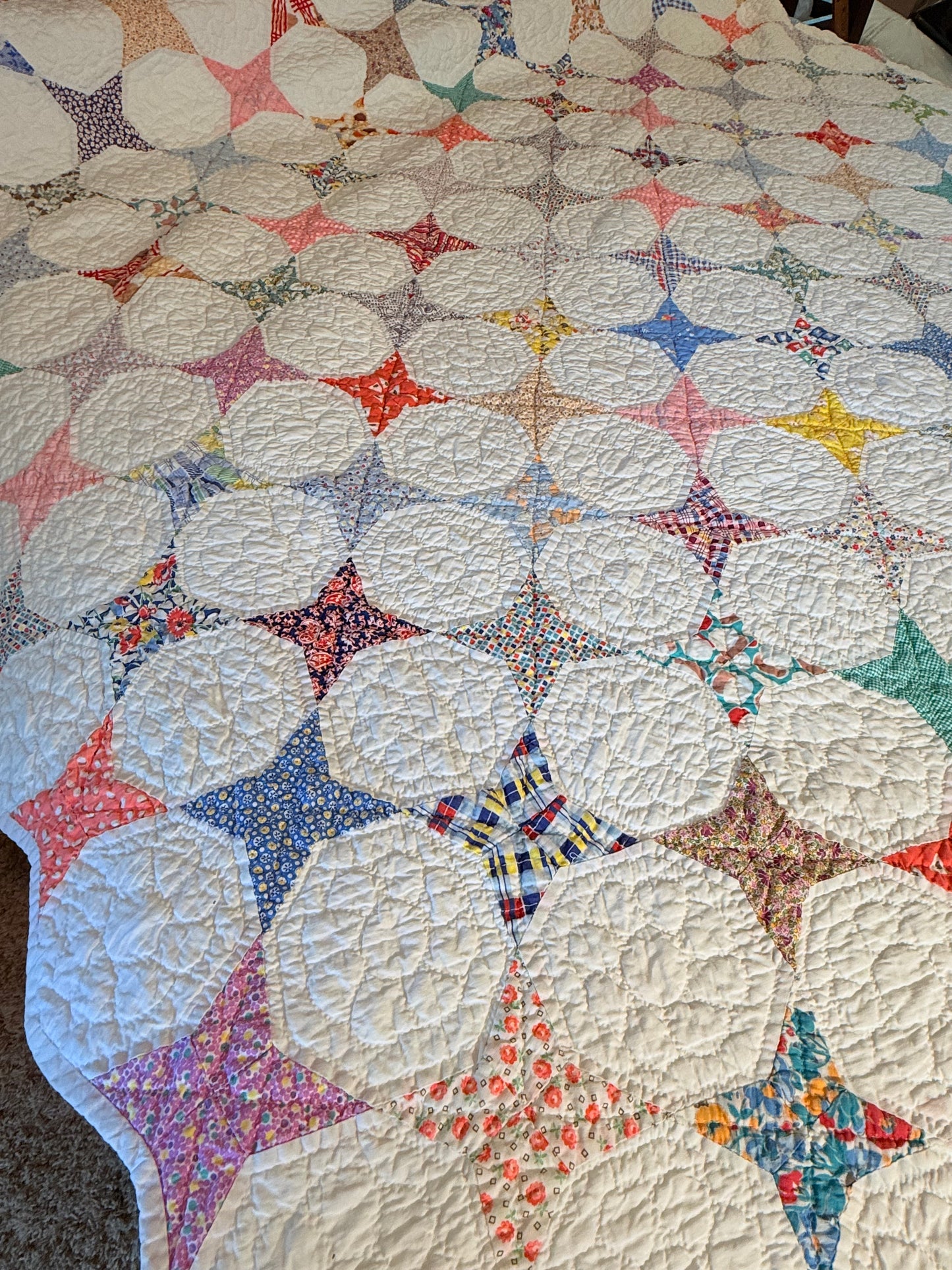 Happy Small Scale Snowball Quilt