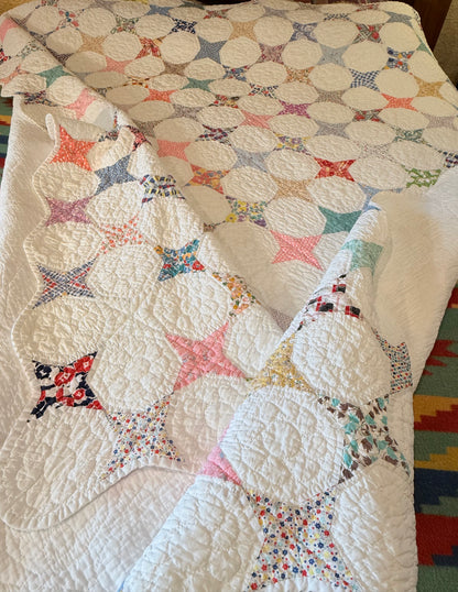 Happy Small Scale Snowball Quilt