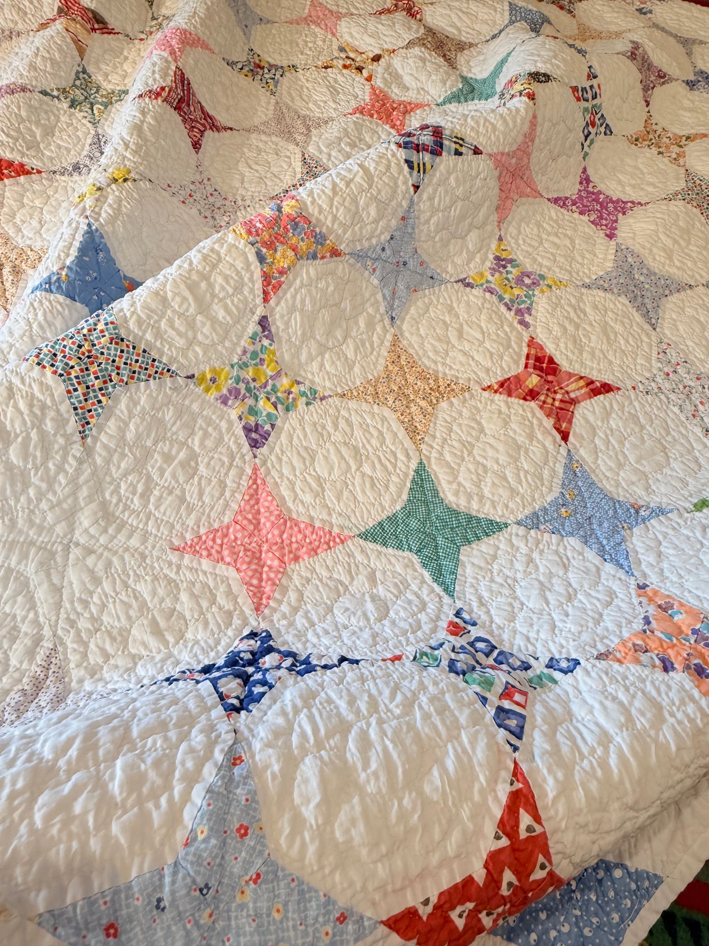 Happy Small Scale Snowball Quilt