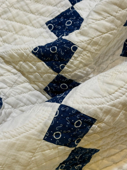 Early Indigo 9 Patch 4 Patch Quilt
