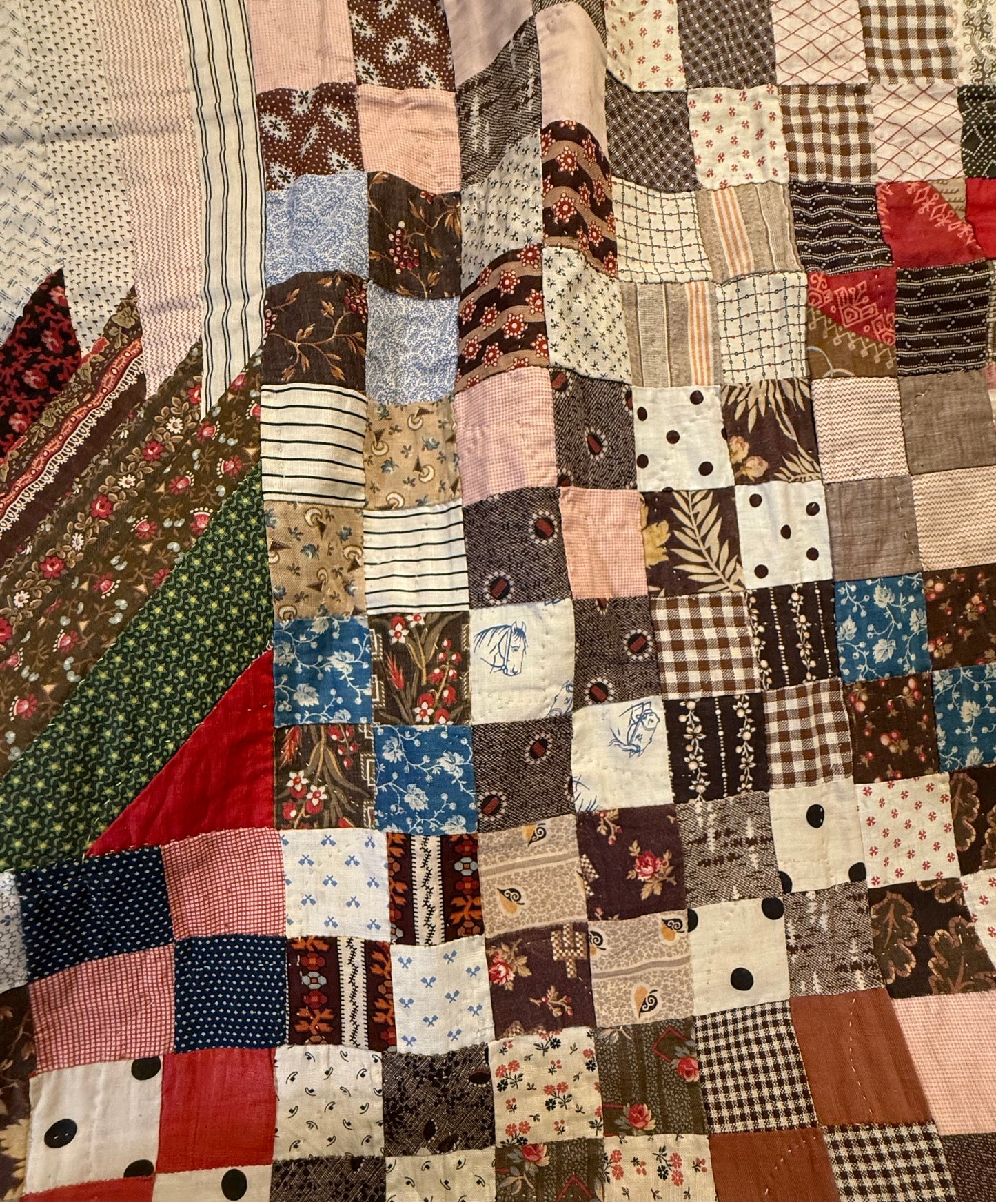 Pineapple Windmill Blades Medallion with Patchwork Quilt