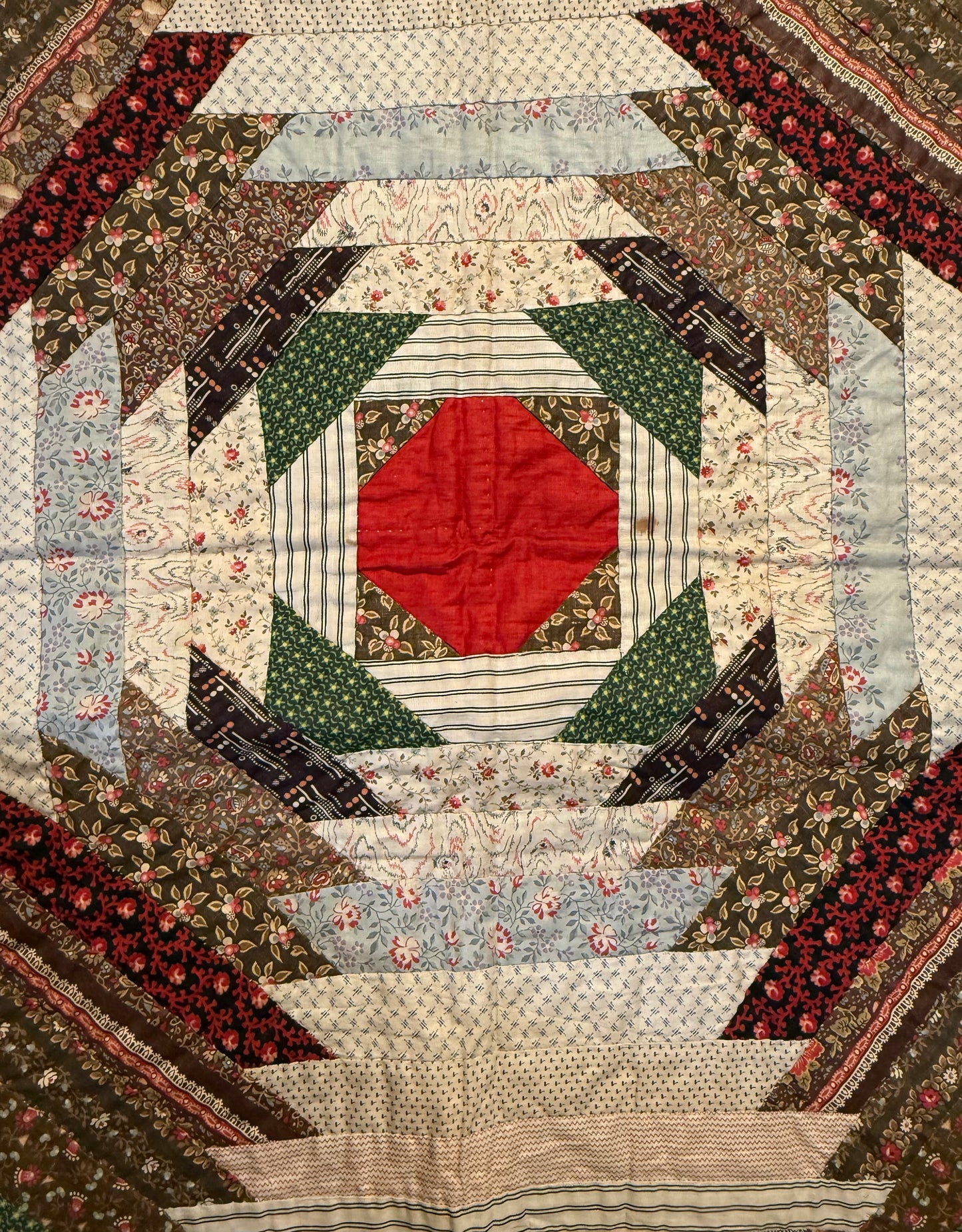 Pineapple Windmill Blades Medallion with Patchwork Quilt