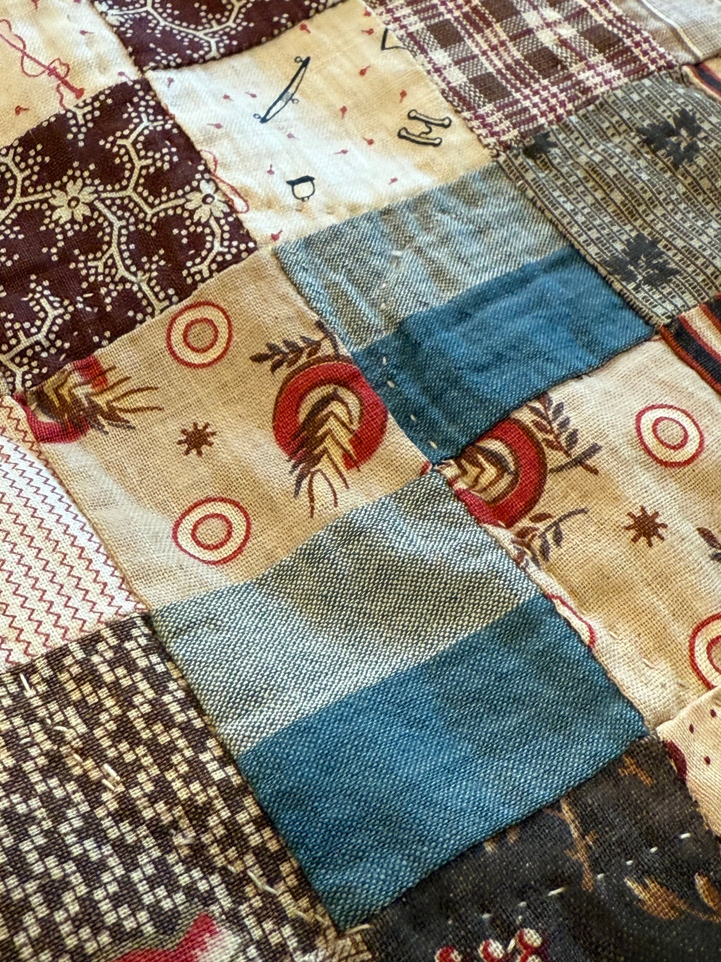 Pineapple Windmill Blades Medallion with Patchwork Quilt
