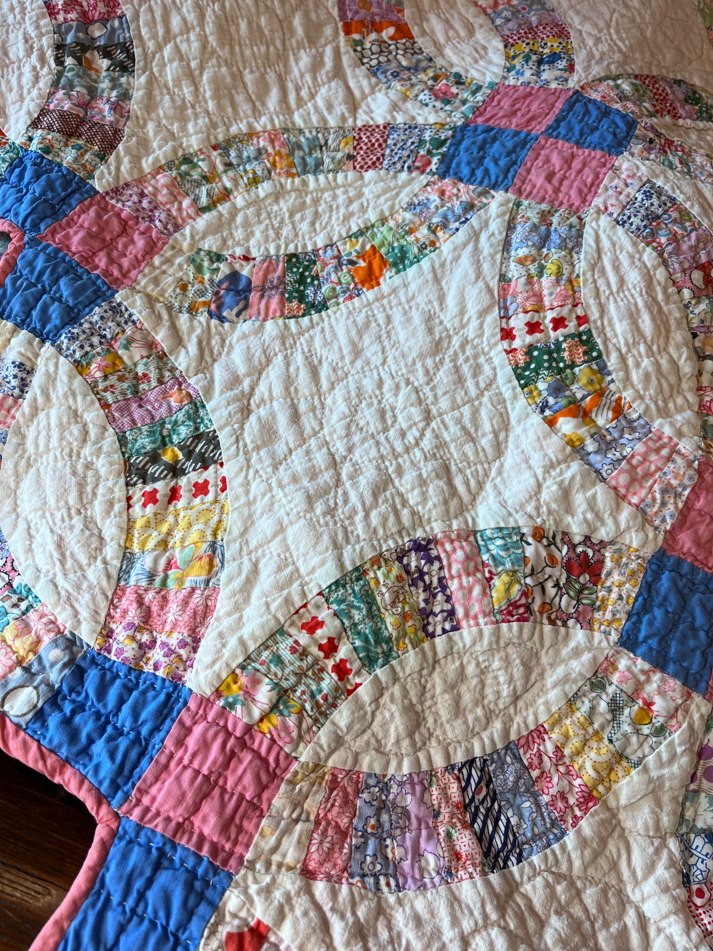 Small Pieced Double Wedding Ring Quilt