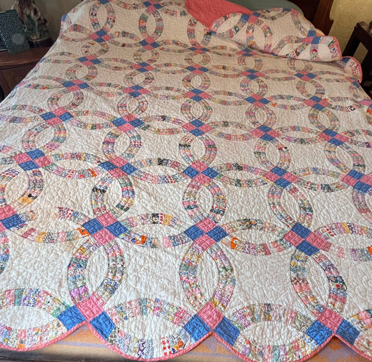 Small Pieced Double Wedding Ring Quilt