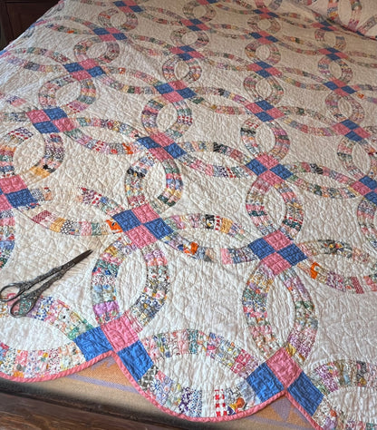 Small Pieced Double Wedding Ring Quilt