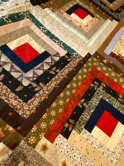 Barn Raising Log Cabin Quilt