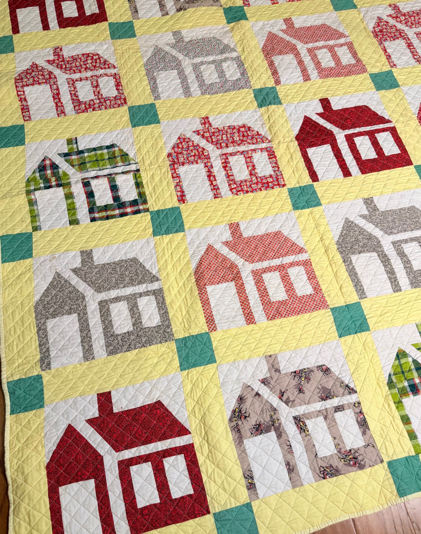 Outstanding 1950’s Schoolhouse Quilt