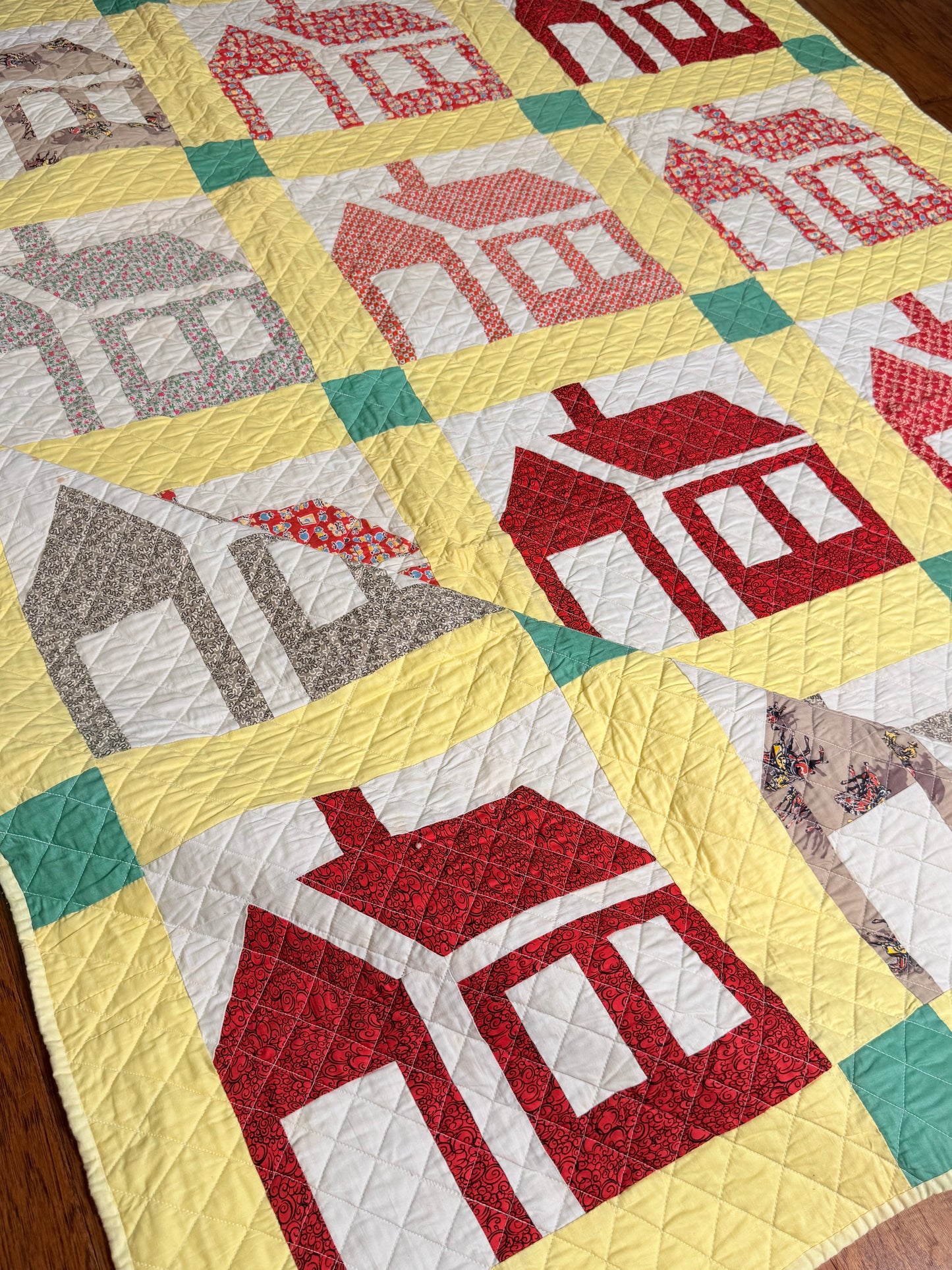 Outstanding 1950’s Schoolhouse Quilt