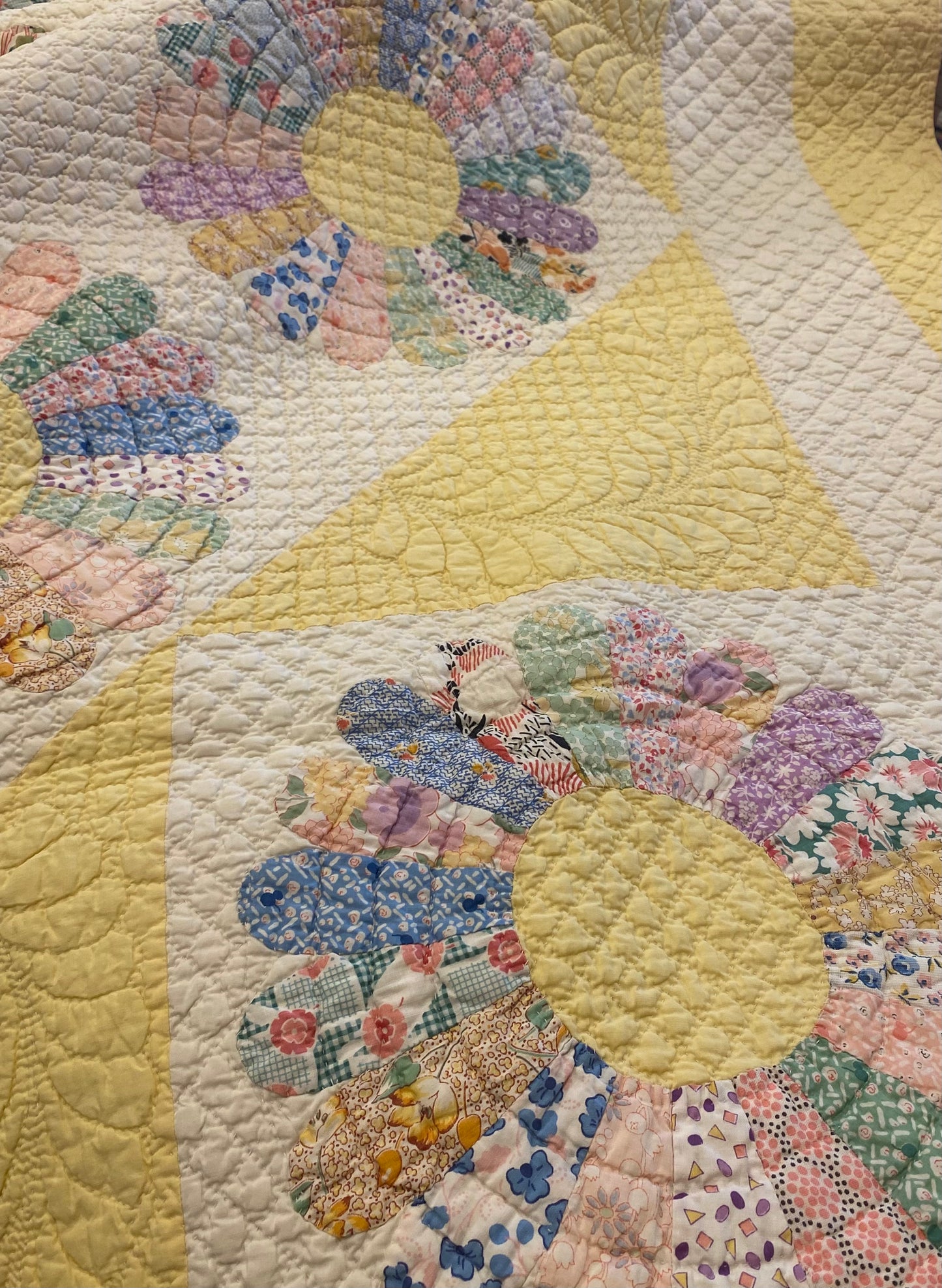 Dresden Plate Quilt - Sold