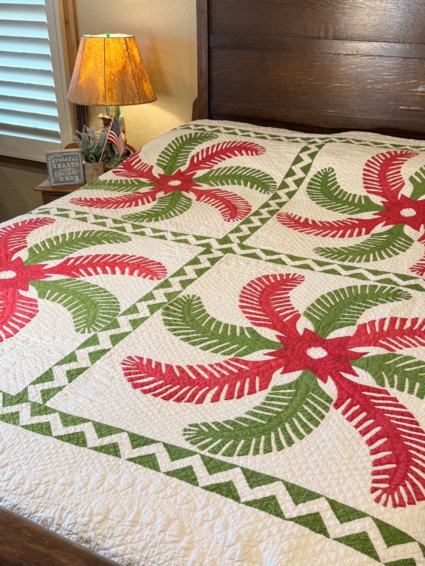 Outstanding Princess Feather Quilt With Border