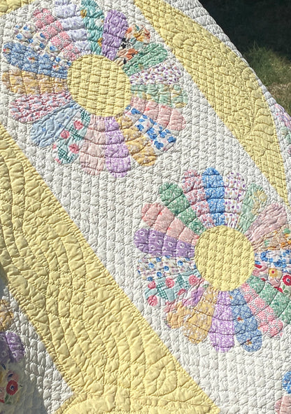 Dresden Plate Quilt - Sold