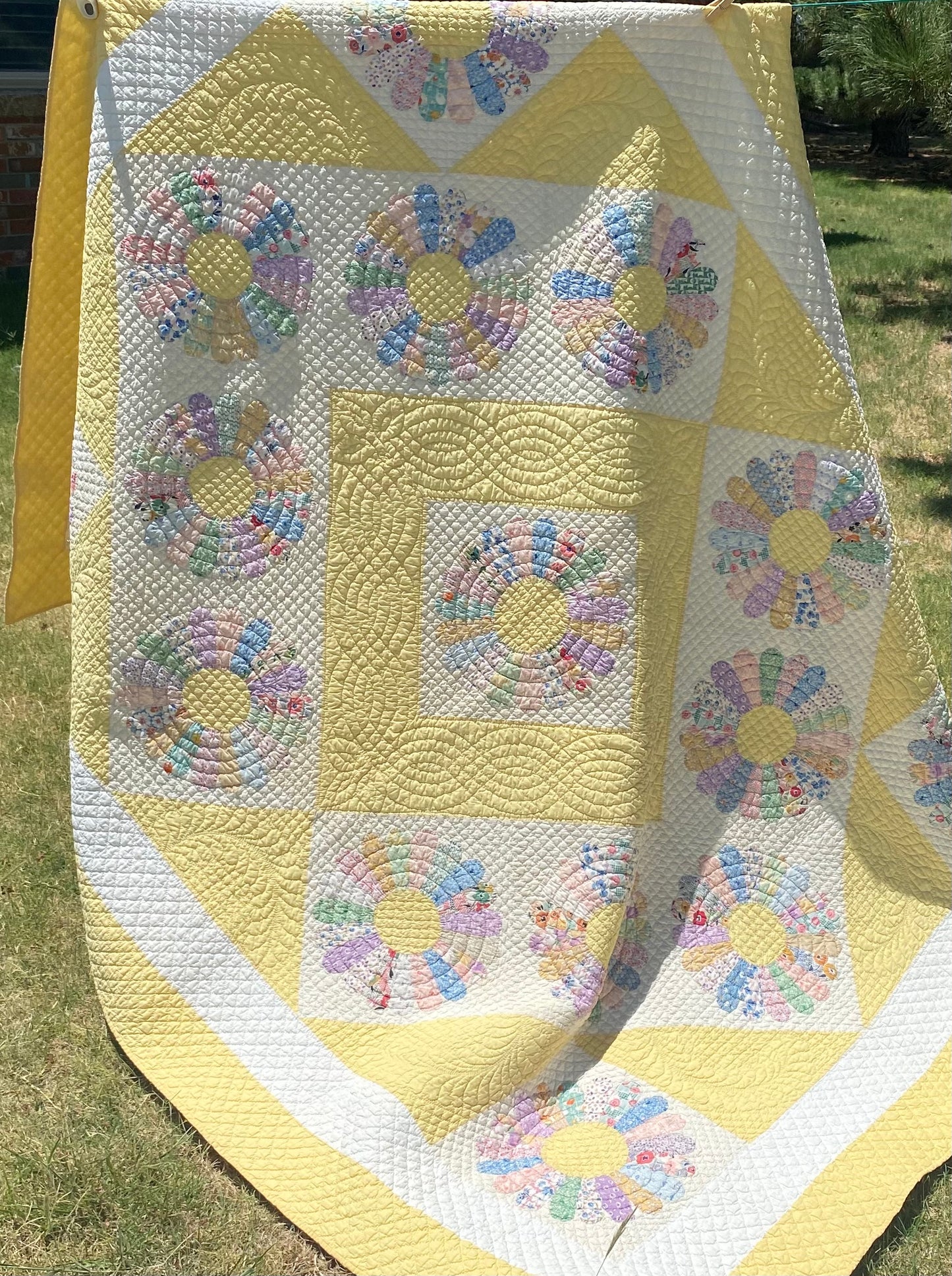 Dresden Plate Quilt - Sold