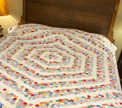 Mini Hexagons Around the World Quilt