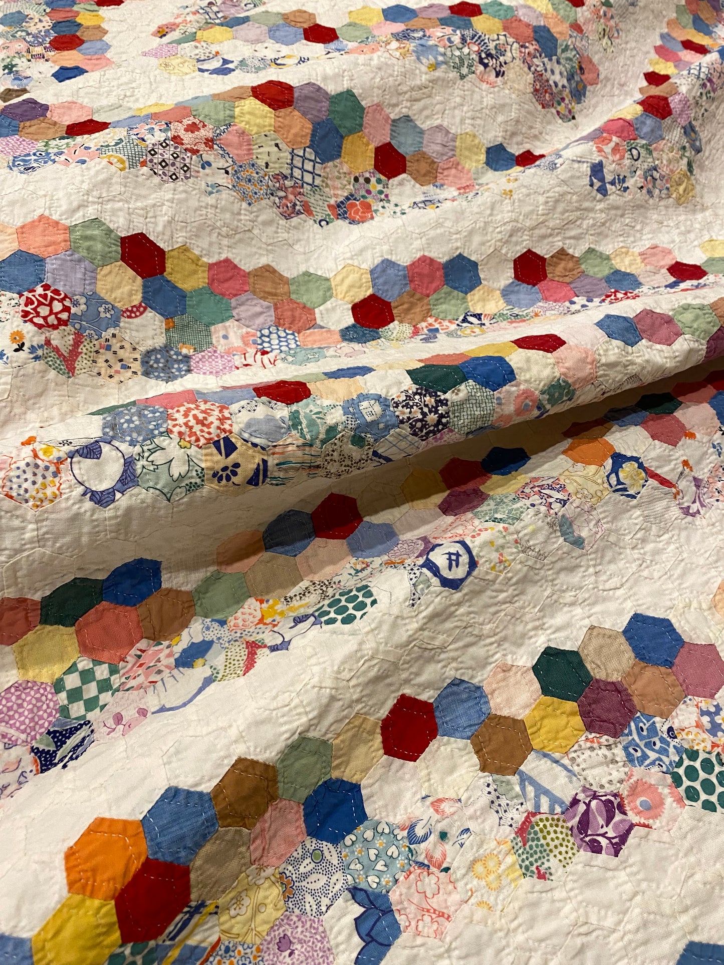 Mini Hexagons Around the World Quilt