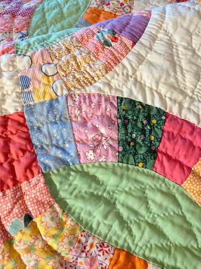 A Double Wedding Ring Quilt With a Twist