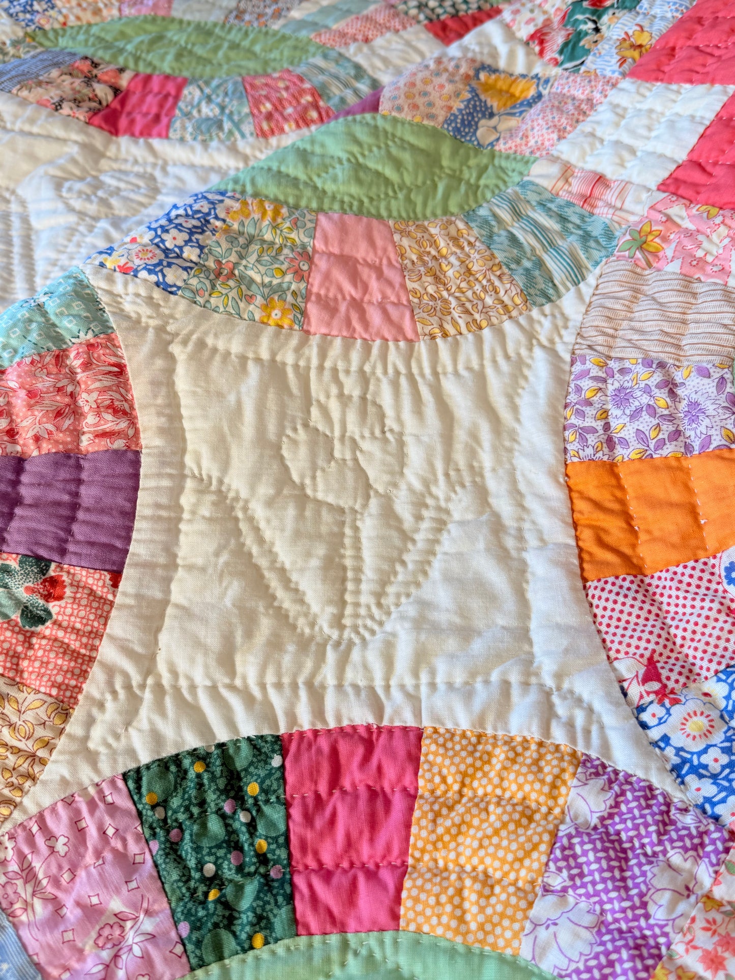 A Double Wedding Ring Quilt With a Twist
