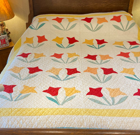 Tulips Appliqué Vintage Quilt SOLD