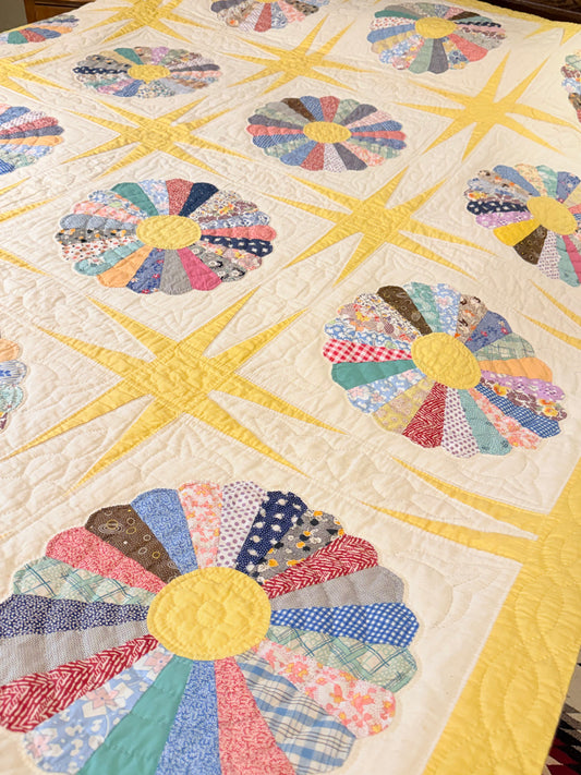 Dresden Plate Quilt with Yellow Stars