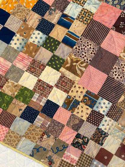 Scrappy Medallion Patchwork Fabrics Crib Quilt