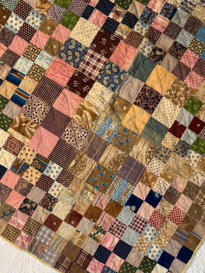 Scrappy Medallion Patchwork Fabrics Crib Quilt
