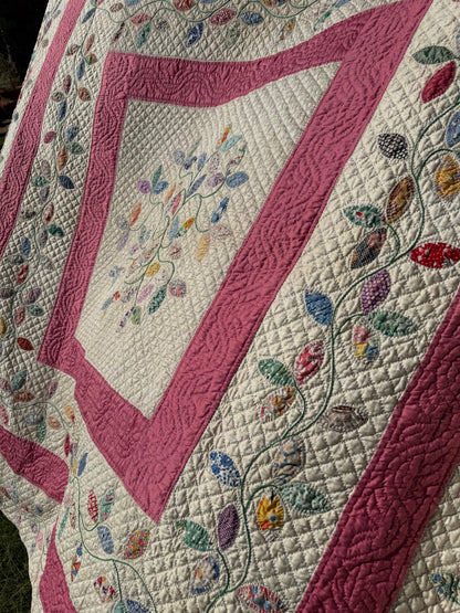 Autumn Leaves Appliqué Quilt