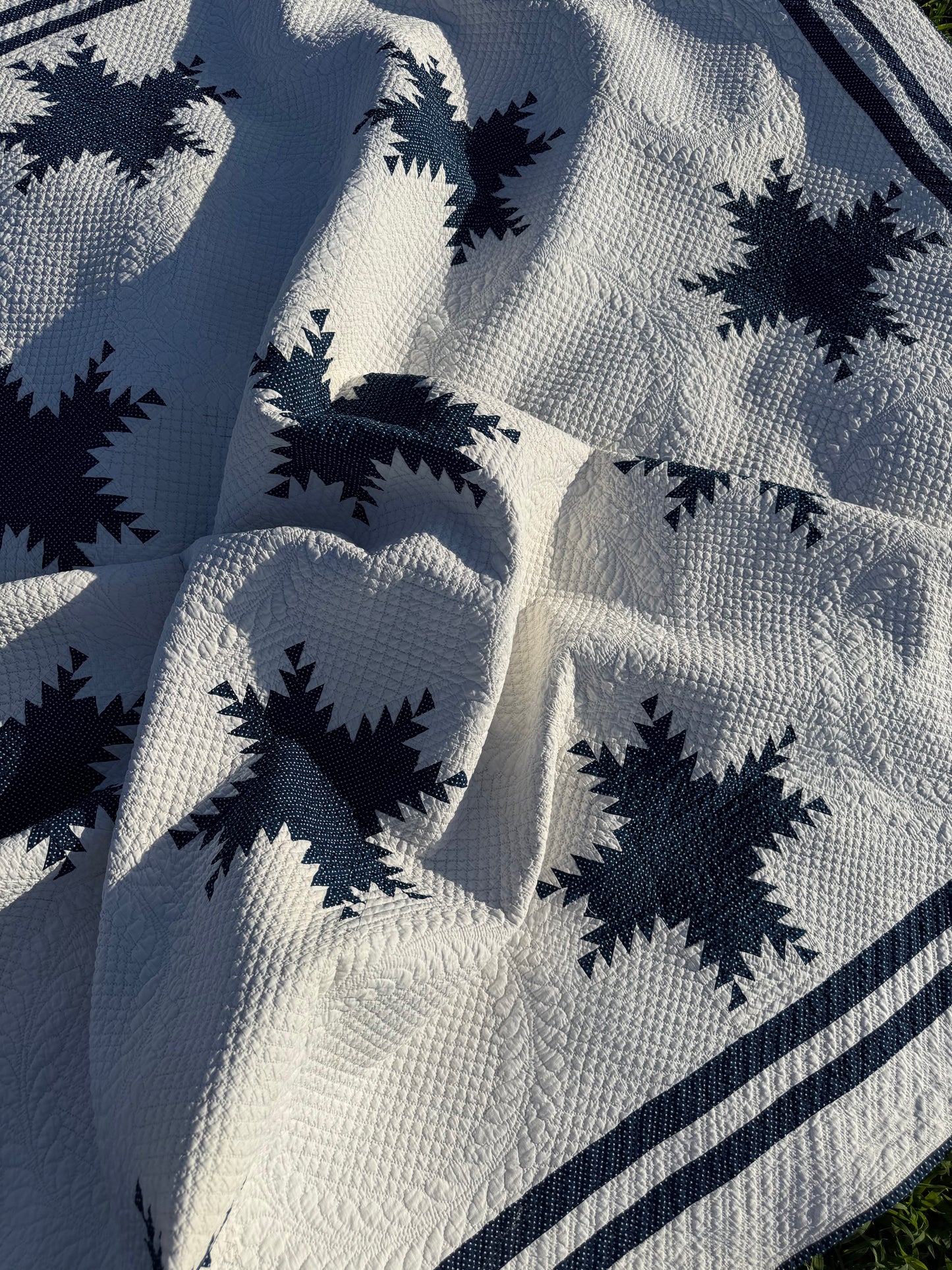 Exquisite Indigo Feathered Stars Quilt