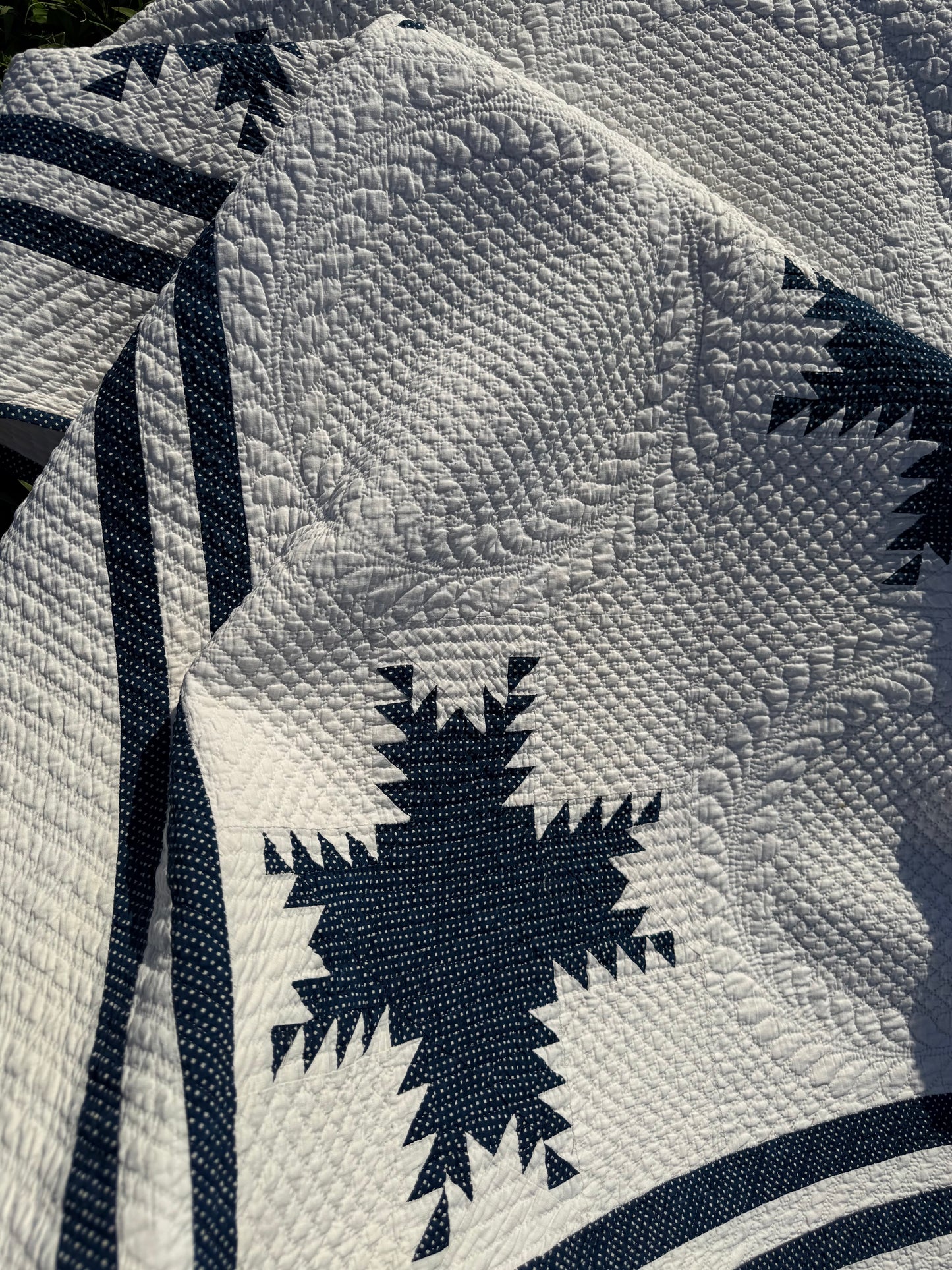 Exquisite Indigo Feathered Stars Quilt