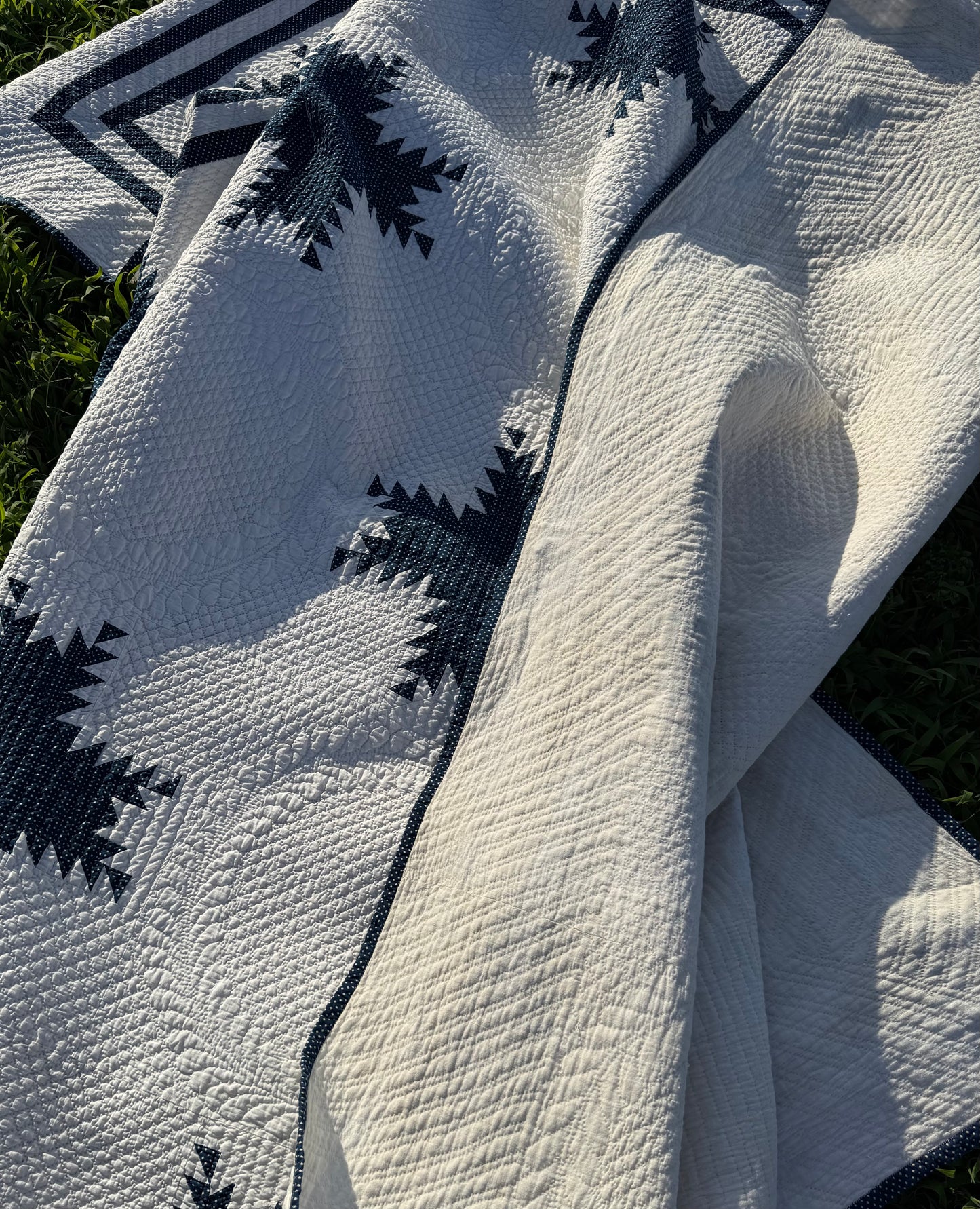 Exquisite Indigo Feathered Stars Quilt