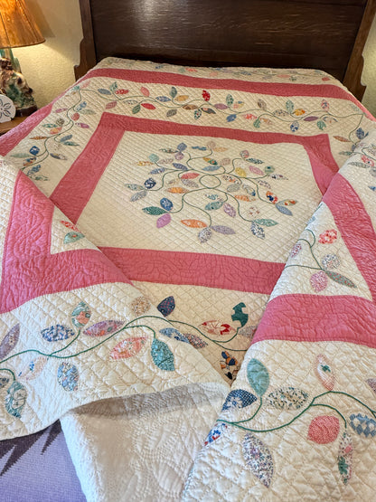 Autumn Leaves Appliqué Quilt