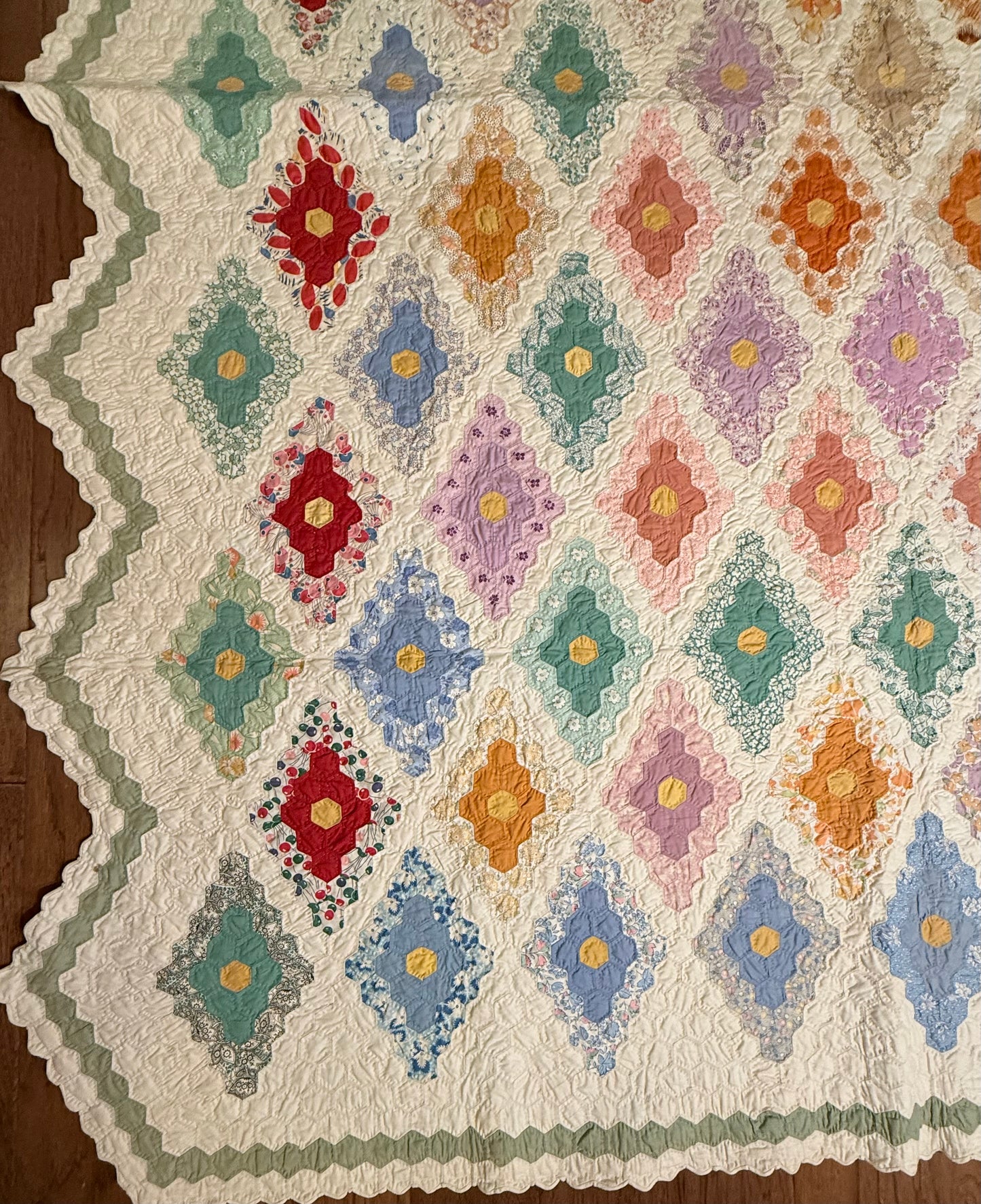 Stunning Small Scale Field of Diamonds Quilt