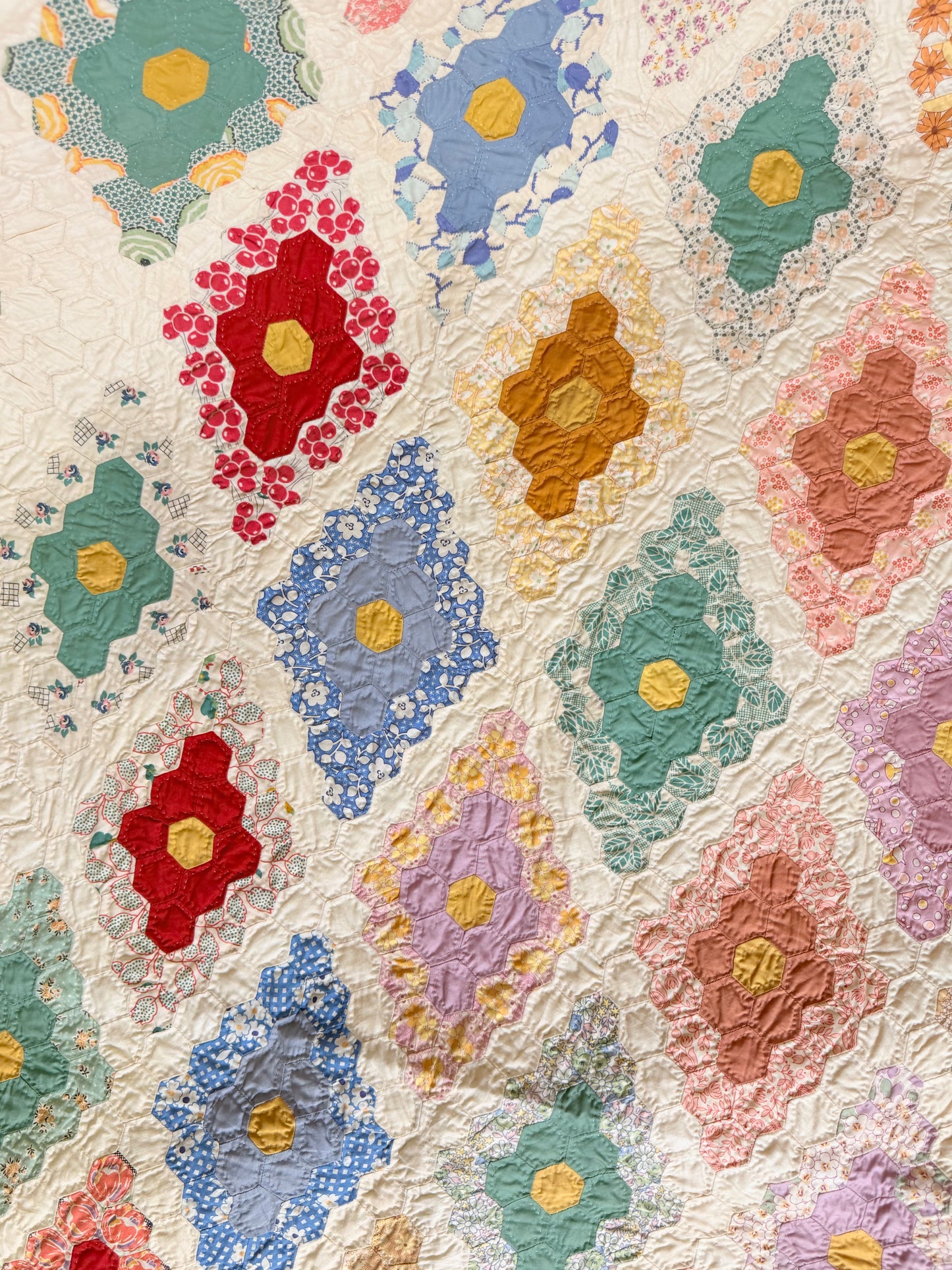 Stunning Small Scale Field of Diamonds Quilt