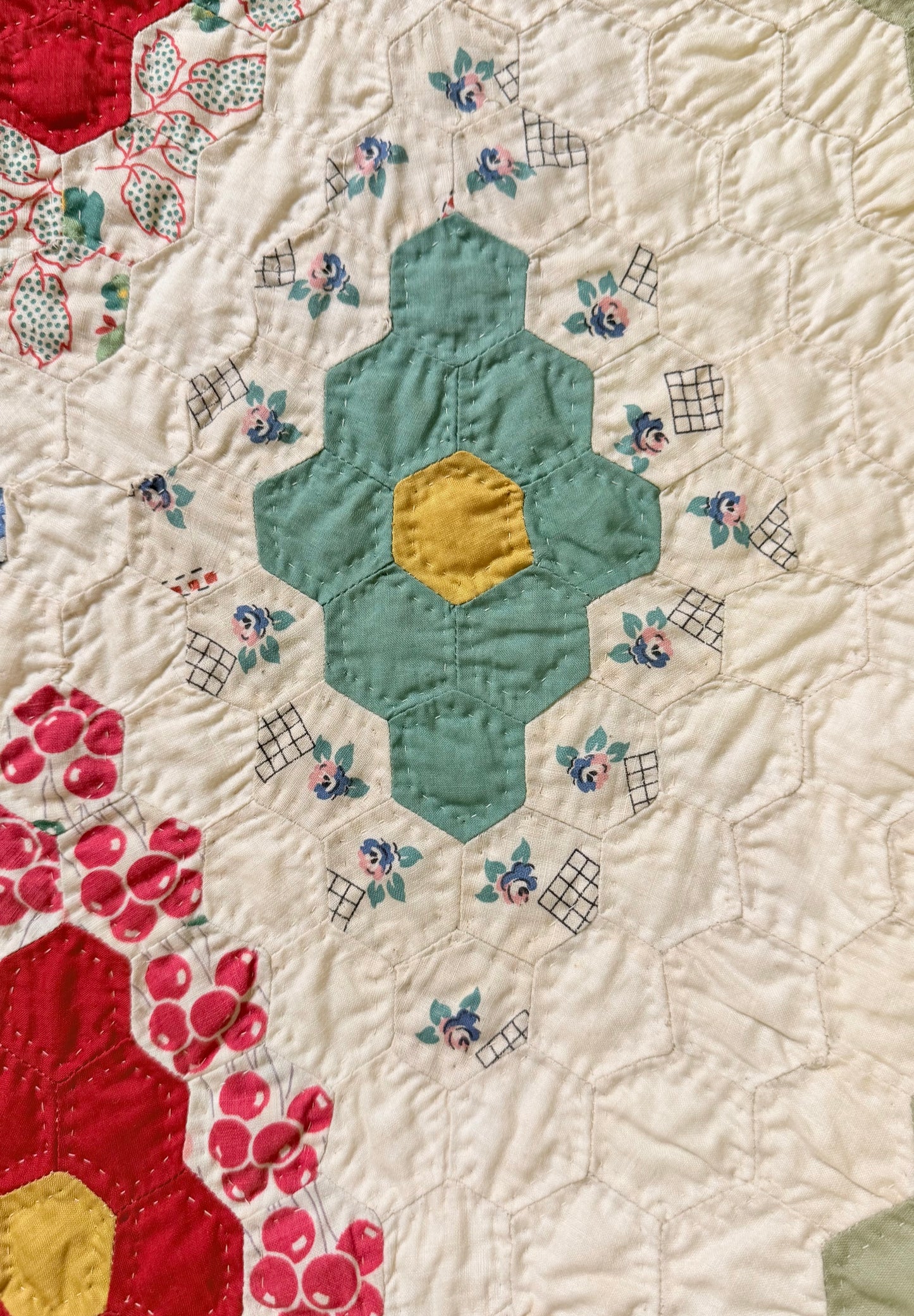 Stunning Small Scale Field of Diamonds Quilt