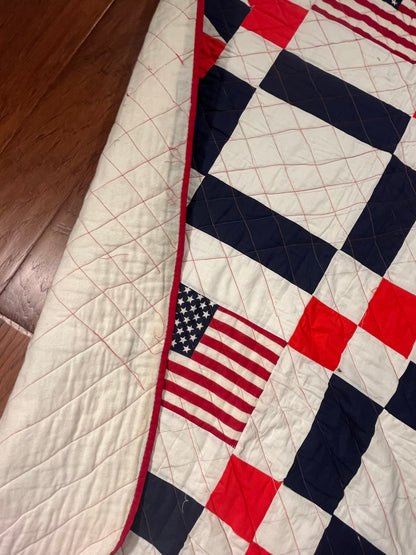American Vintage Bicentennial Flag Quilt with Border