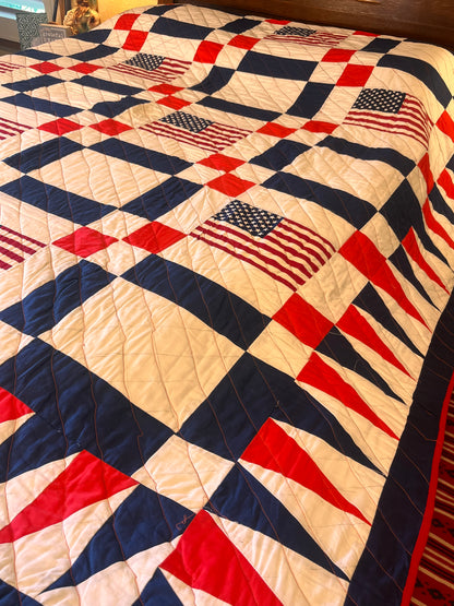 American Vintage Bicentennial Flag Quilt with Border