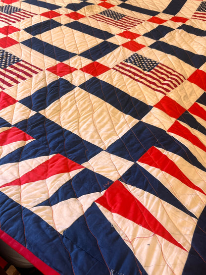 American Vintage Bicentennial Flag Quilt with Border