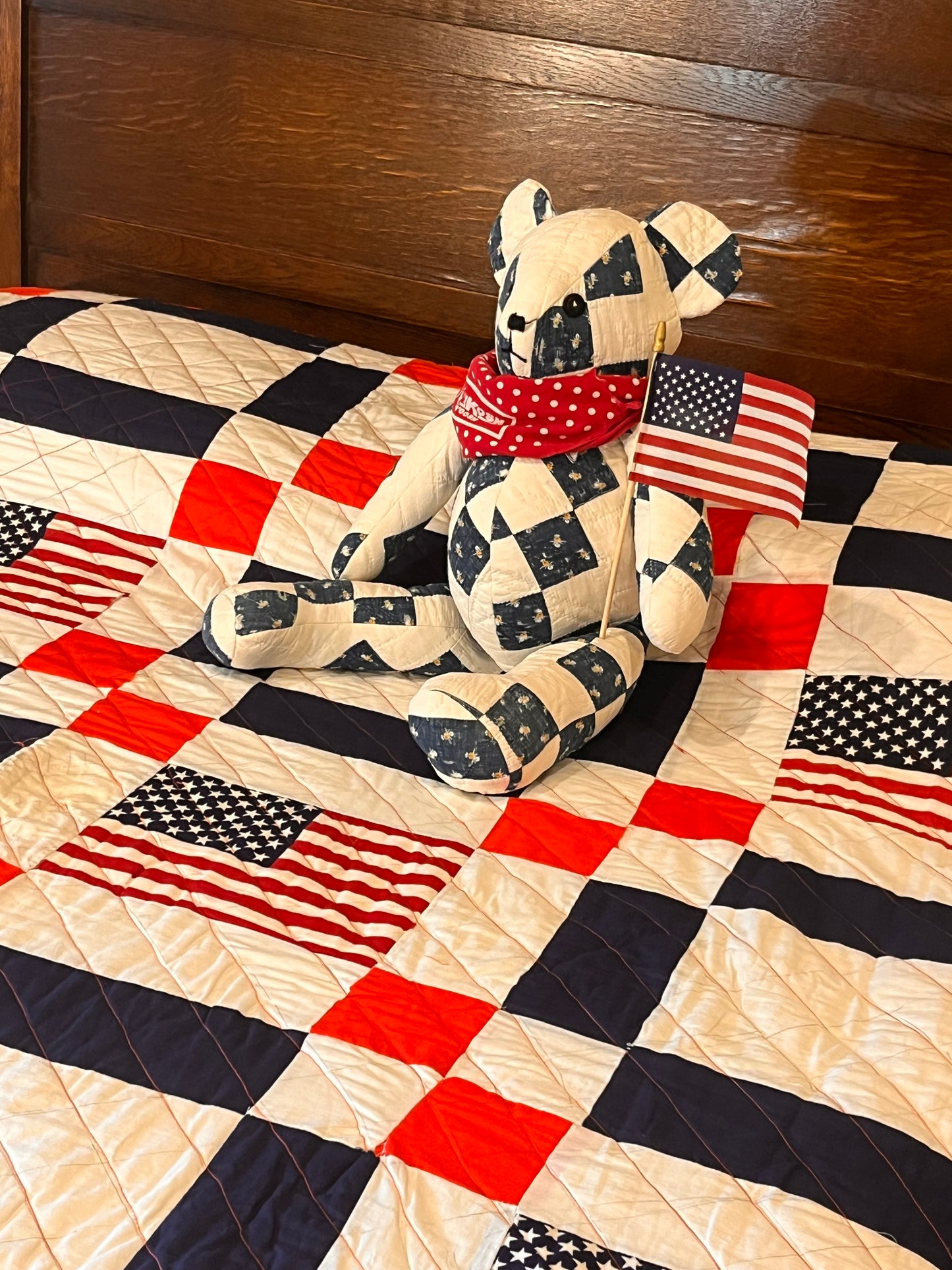 American Vintage Bicentennial Flag Quilt with Border