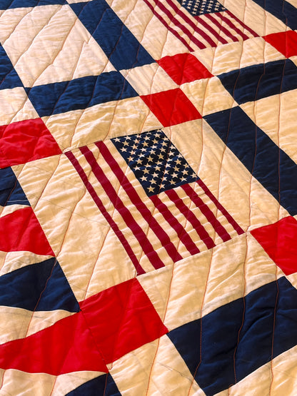 American Vintage Bicentennial Flag Quilt with Border