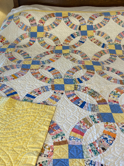 Charming Double Wedding Ring Quilt