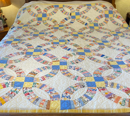 Charming Double Wedding Ring Quilt