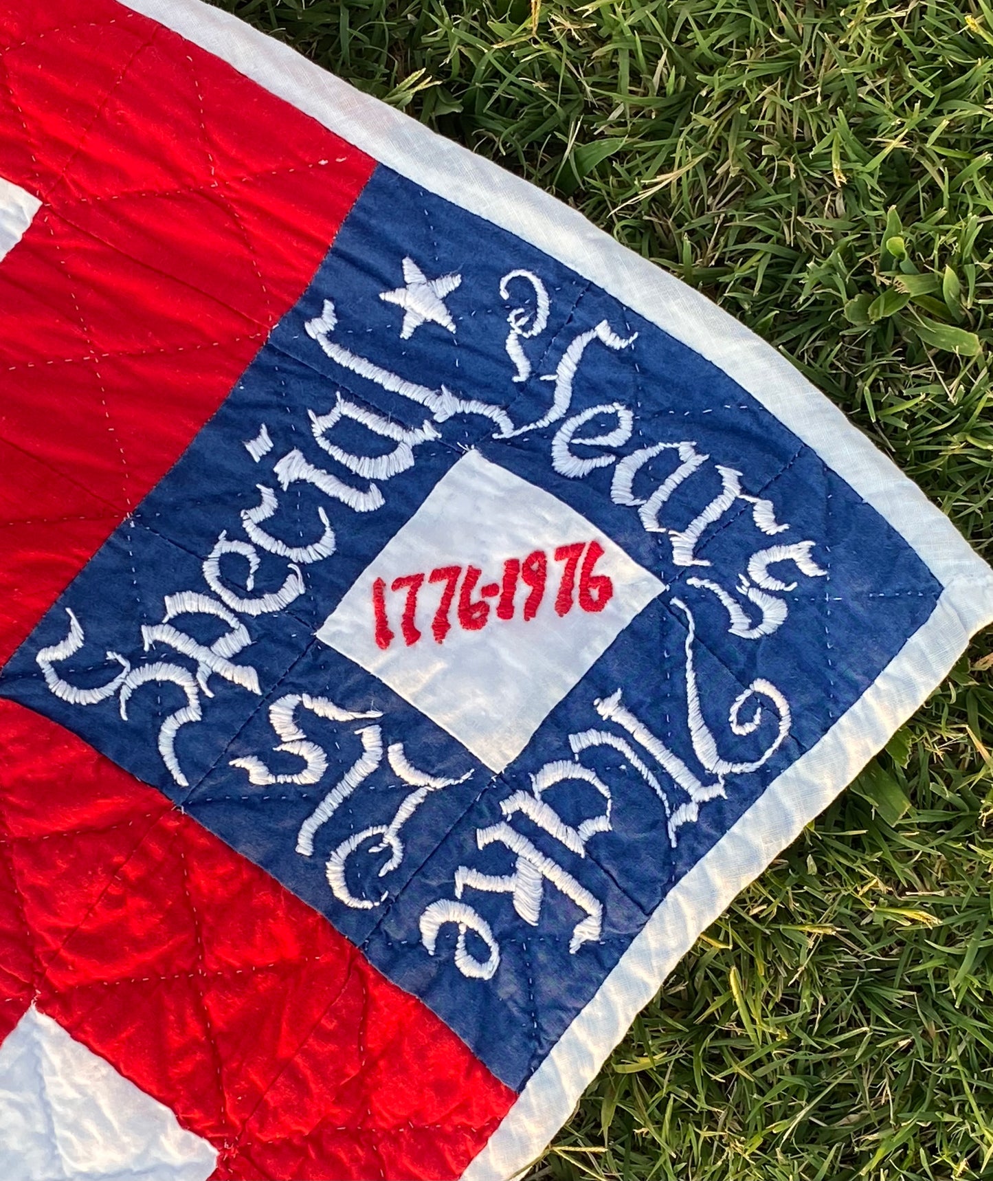 1776-1976 Bicentennial Crib Quilt - Years Make Us Special