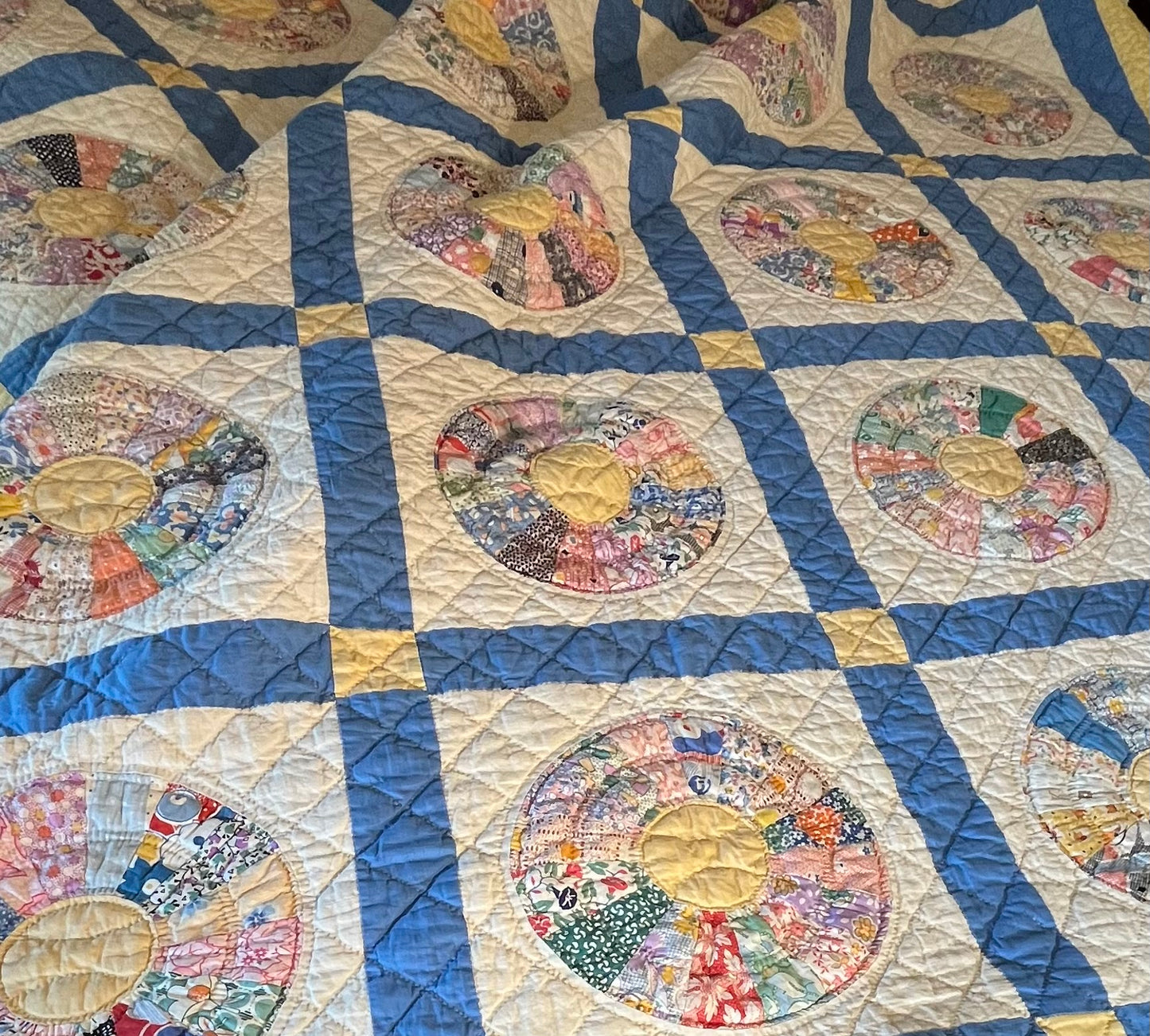 Wagon Wheel Colorful Quilt