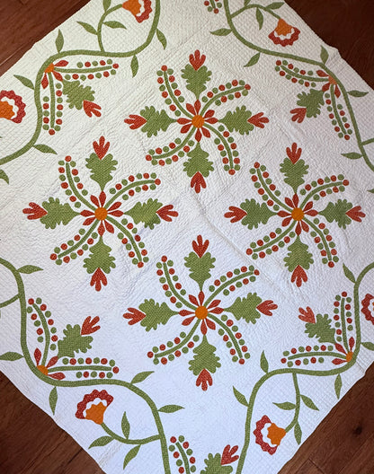 Oak-leaf and Berries Applique Quilt with Border