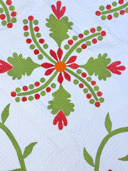 Oak-leaf and Berries Applique Quilt with Border