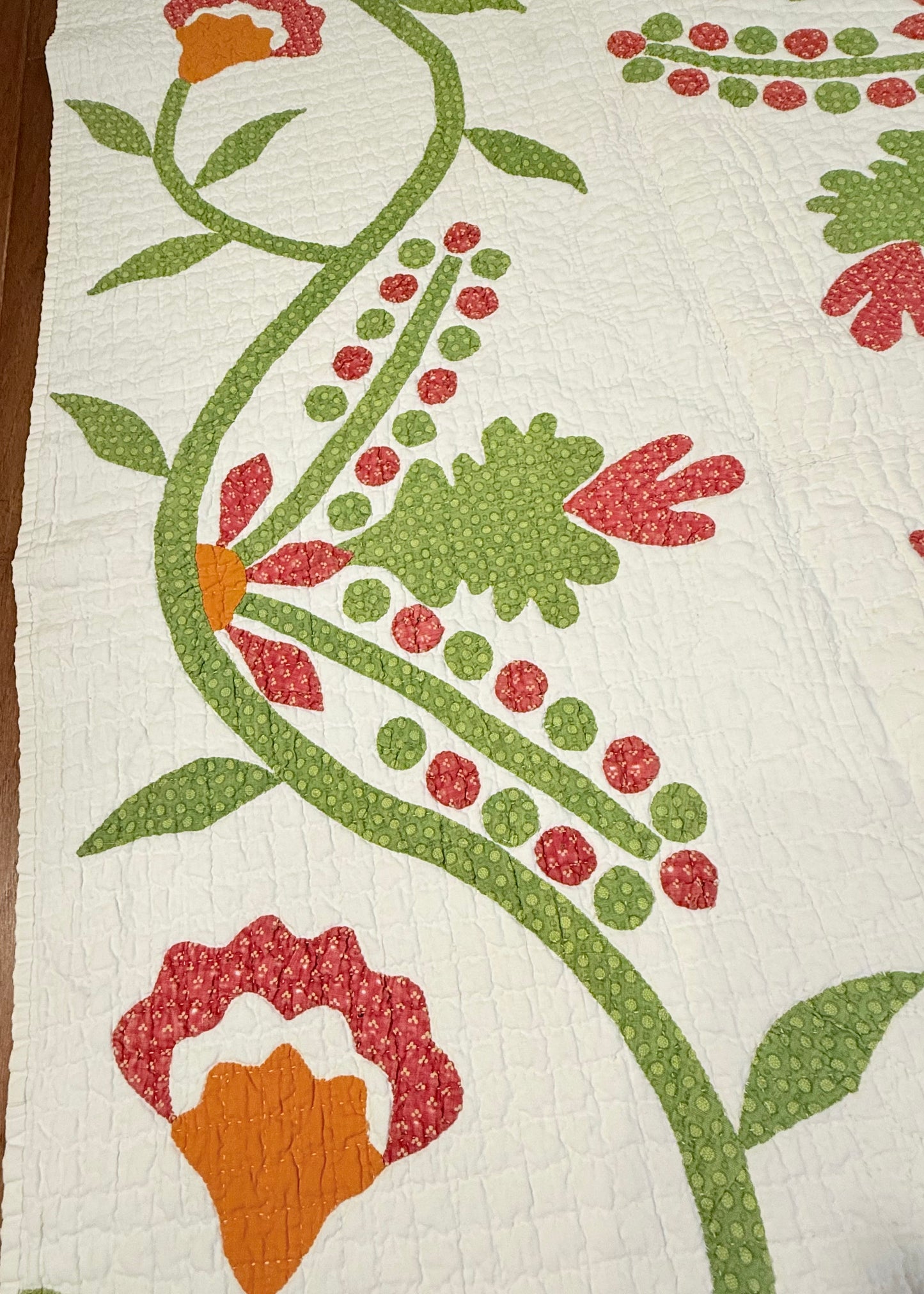 Oak-leaf and Berries Applique Quilt with Border