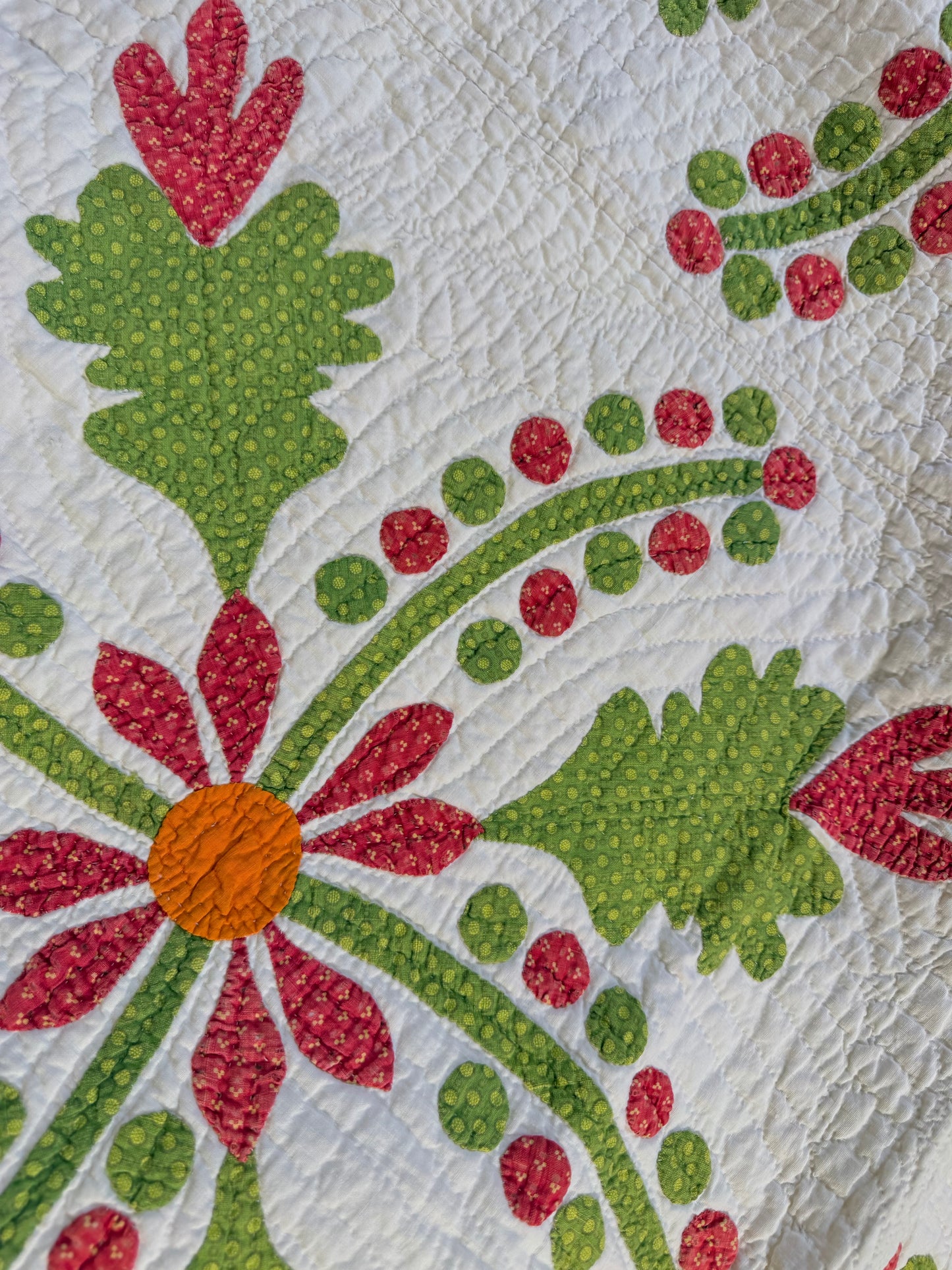 Oak-leaf and Berries Applique Quilt with Border