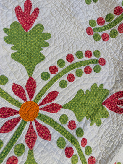 Oak-leaf and Berries Applique Quilt with Border
