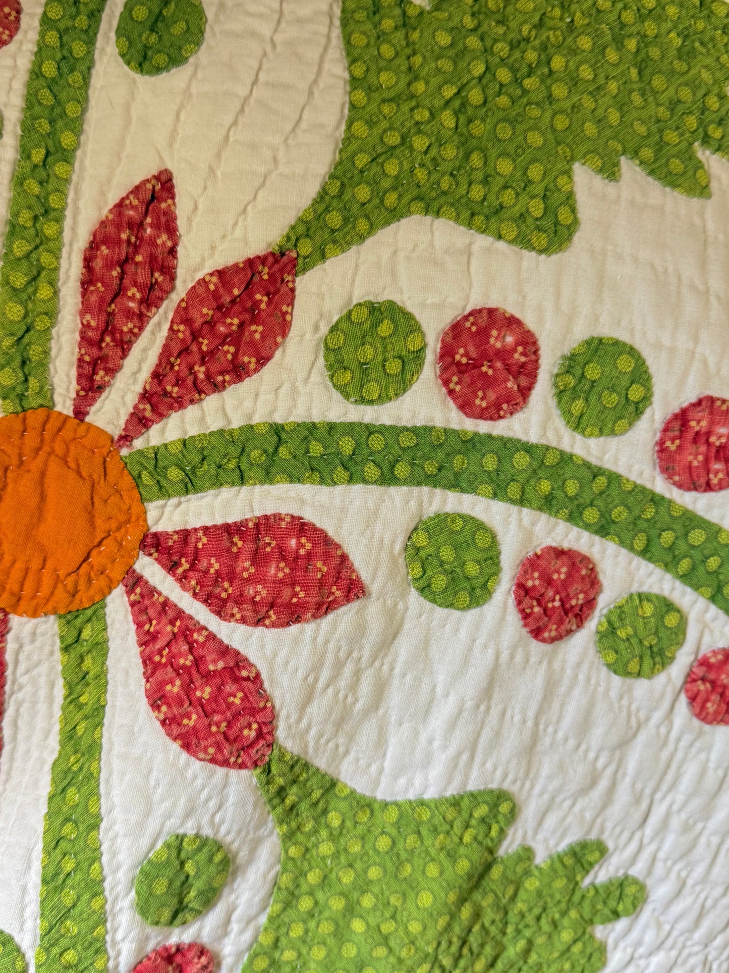 Oak-leaf and Berries Applique Quilt with Border