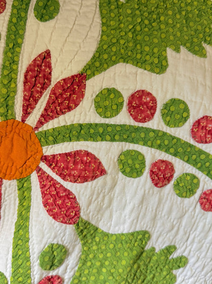 Oak-leaf and Berries Applique Quilt with Border