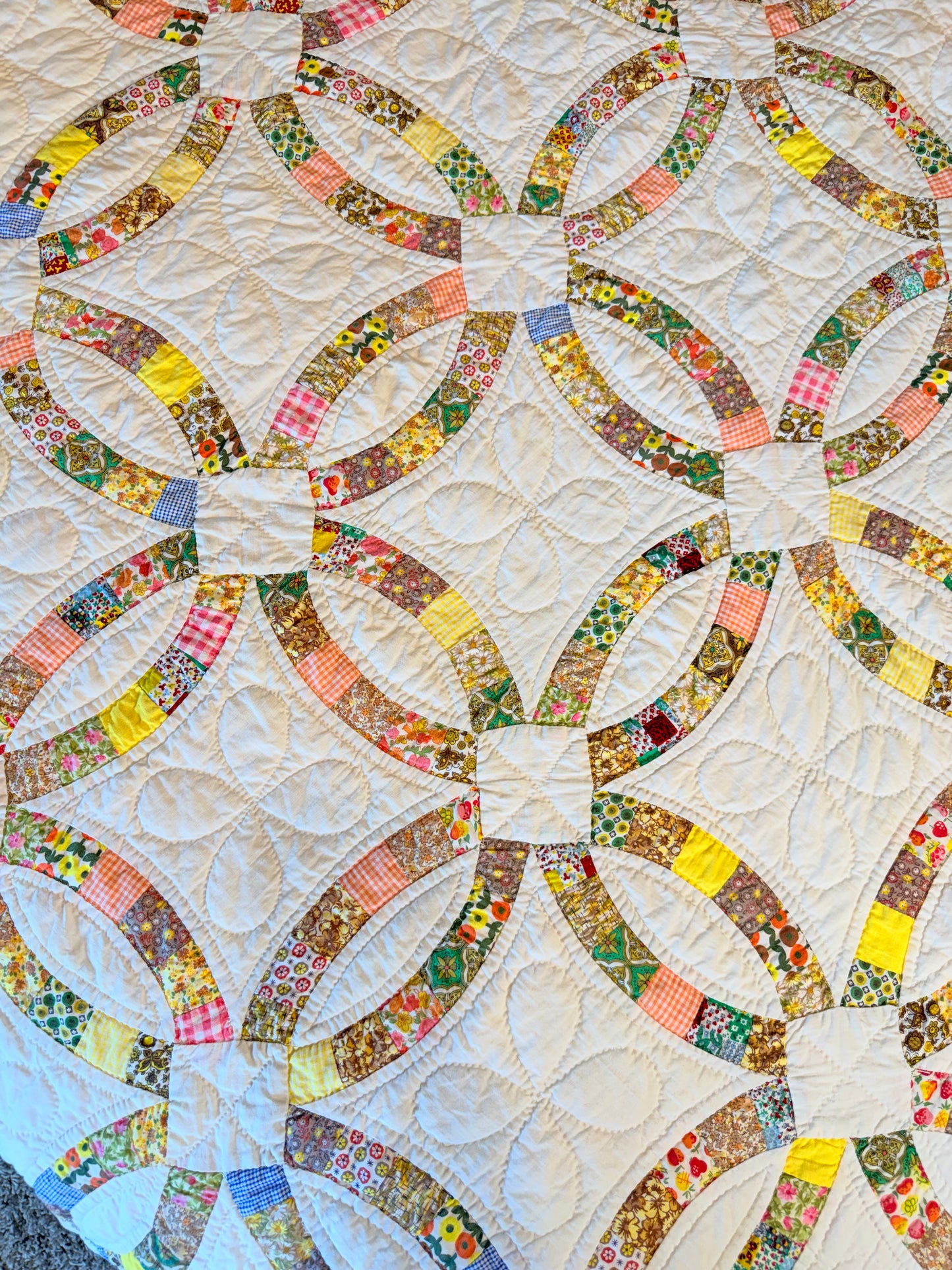 Small Scale Double Wedding Ring Quilt